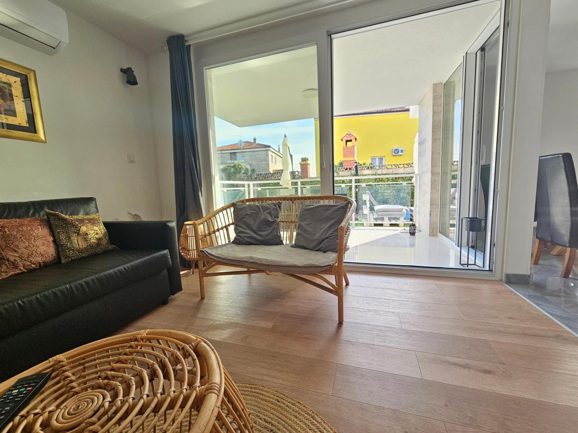 Vila Regina Apartment Rex With Swimming Pool Jezera Buitenkant foto