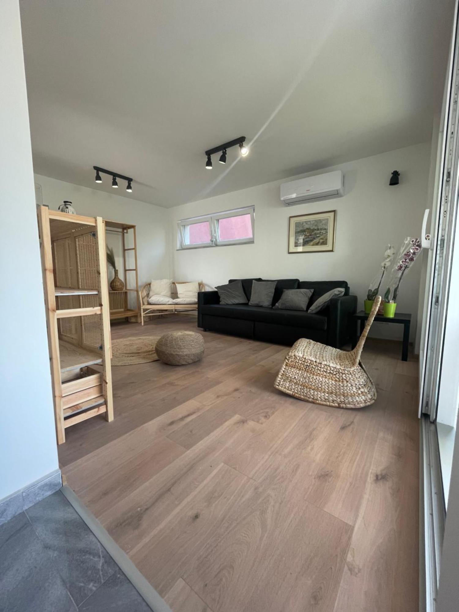 Vila Regina Apartment Rex With Swimming Pool Jezera Buitenkant foto